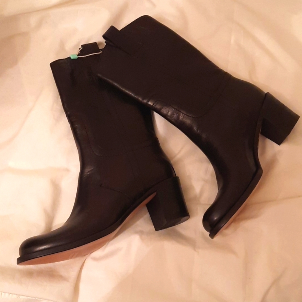 NIB COSTUME NATIONAL "Ursula" mid heel boots. Size 7